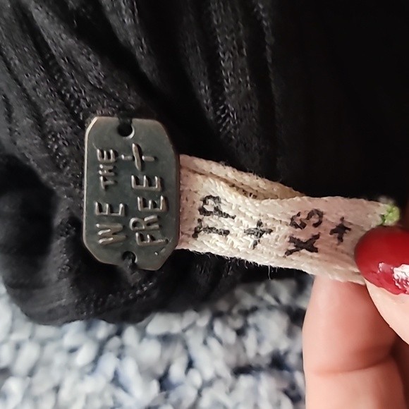 🧭We The Free/Free People Black Keyhole In Back Top - Picture 10 of 14
